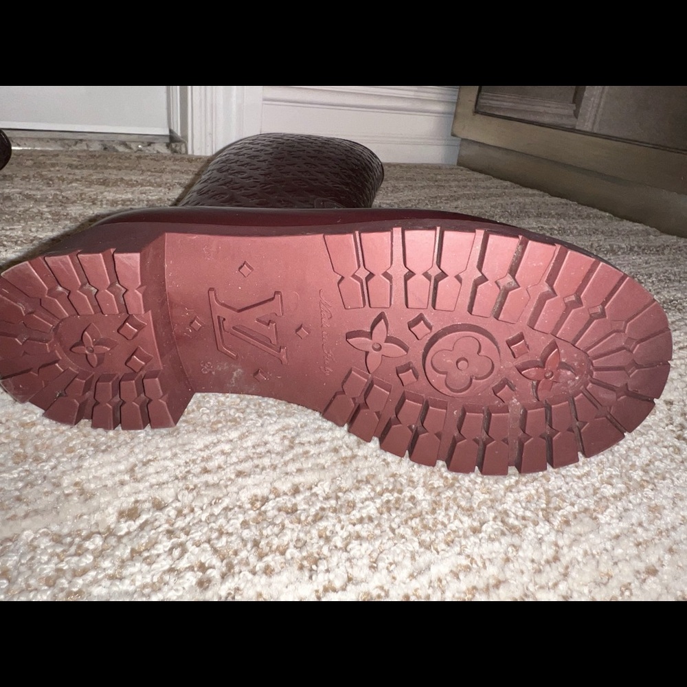 Authentic Louis Vuitton burgundy rain boots - Picture 2 of 6